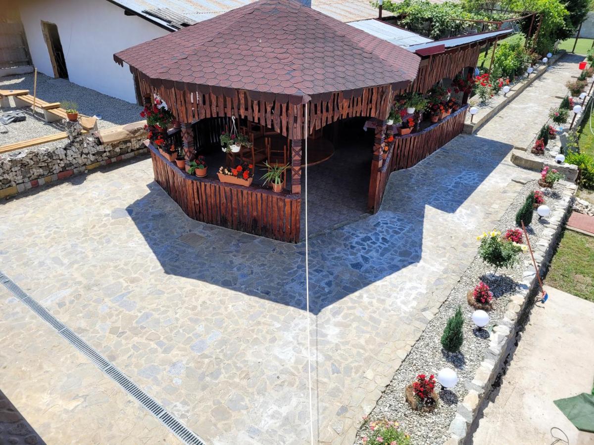 Отель Casa Luca Сымбэта-де-Сус Экстерьер фото
