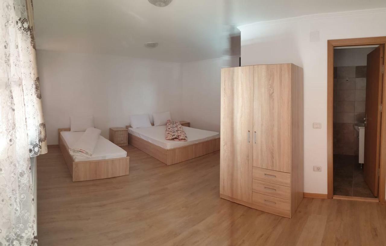 Отель Casa Luca Сымбэта-де-Сус Экстерьер фото
