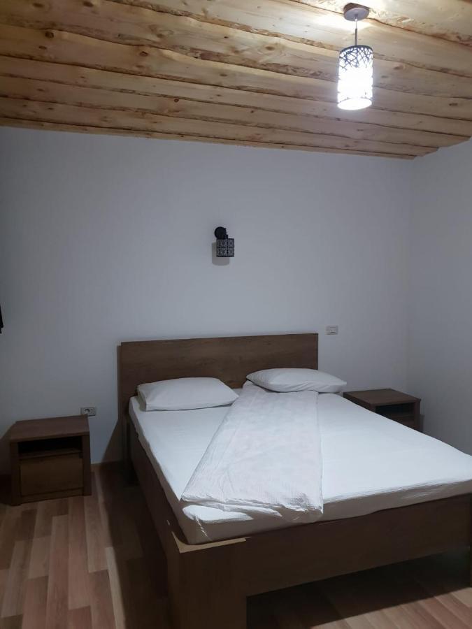 Отель Casa Luca Сымбэта-де-Сус Экстерьер фото